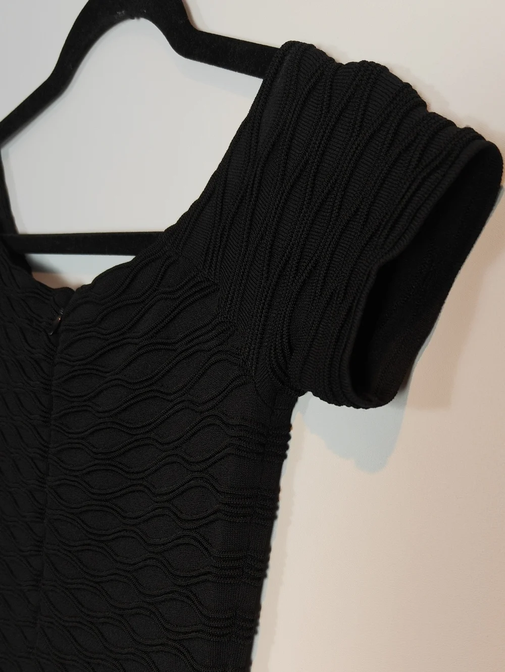 MICHAEL KORS Textured Off-Shoulder Bodycon Dress In Black Size XSmall